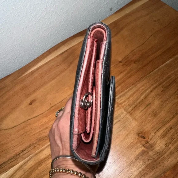 🐝🐝SOLD🐝🐝CHANEL Classic Long Black Quilted Caviar Leather Wallet - Picture 9 of 9